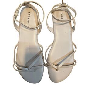 Torrid thong pink sandals size 12 flat